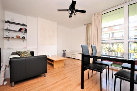 3 bedroom flat to rent, Walworth Place London SE17