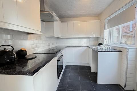2 bedroom semi-detached bungalow to rent, Sherburn Close, Middlesbrough