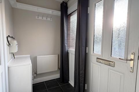 2 bedroom semi-detached bungalow to rent, Sherburn Close, Middlesbrough