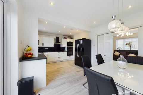 3 bedroom terraced house for sale, Henry Road, Aylesbury