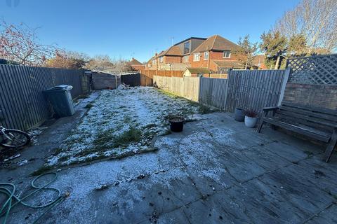 3 bedroom terraced house for sale, Henry Road, Aylesbury