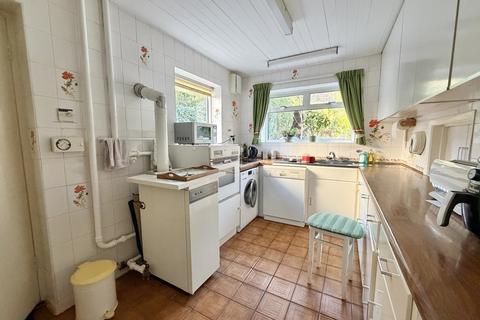 3 bedroom detached house for sale, Portsmouth Road, CAMBERLEY GU15
