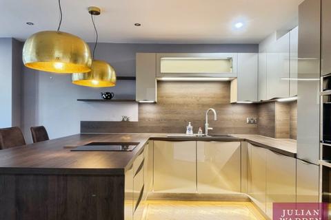 2 bedroom flat to rent, Wilmslow Road, Didsbury, Manchester, M20