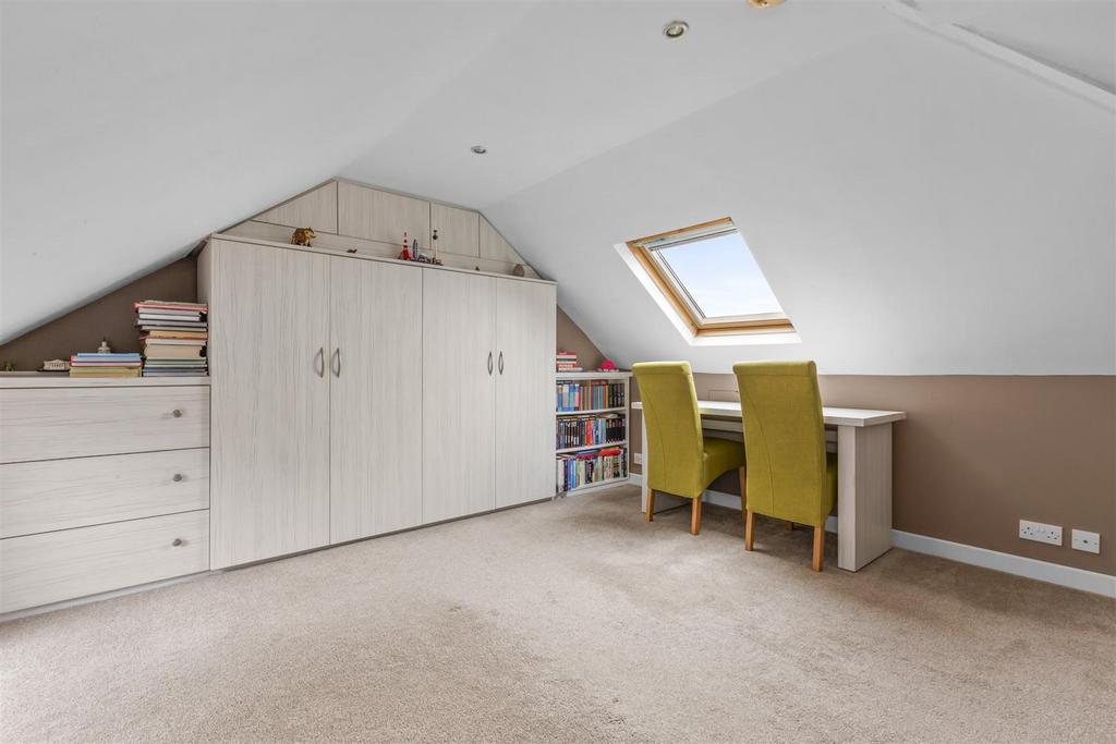35 Ellsworth Rd, HP11 2 TU-5.jpg