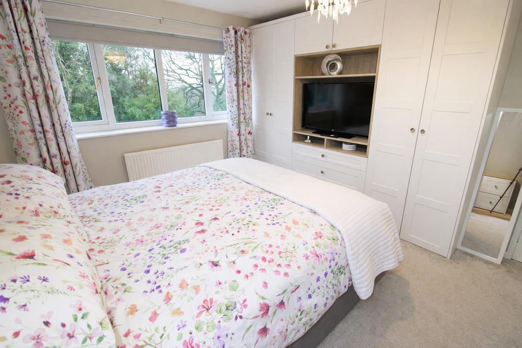 Bedroom 1 2.jpeg
