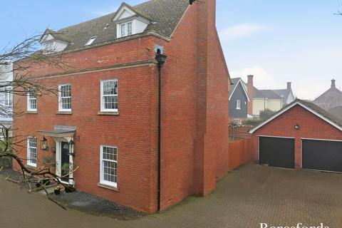 5 bedroom detached house for sale, Ickworth Close, Great Notley, CM77