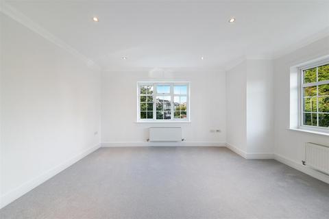 1 bedroom apartment to rent, Chipstead Road, Banstead