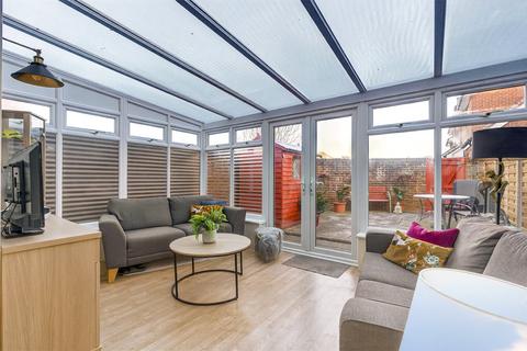 4 bedroom end of terrace house for sale, Shaftesbury Place, Rustington, Littlehampton, West Sussex, BN16