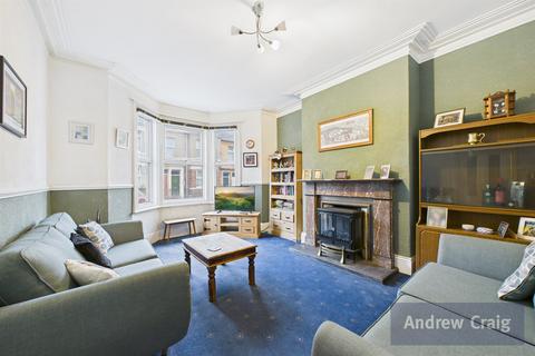 2 bedroom flat for sale, Brinkburn Avenue, Gateshead