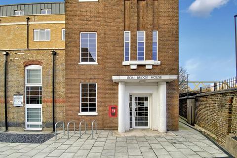 1 bedroom flat for sale, Windmill Place, Southall