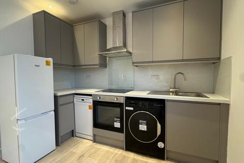 1 bedroom flat to rent - Axstone House, Slough, SL2 5DJ