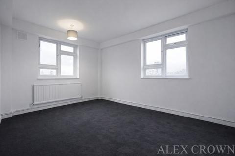 3 bedroom flat to rent, Lordship Road, Stoke Newington