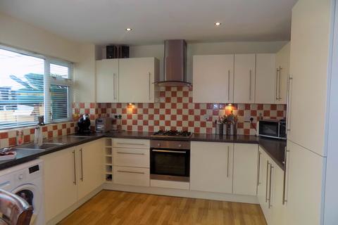 3 bedroom detached house to rent, Oak Tree Close, Kingsbury, B78