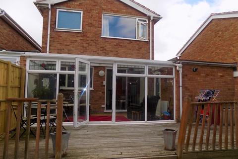 3 bedroom detached house to rent, Oak Tree Close, Kingsbury, B78