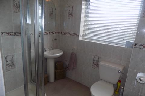 3 bedroom detached house to rent, Oak Tree Close, Kingsbury, B78