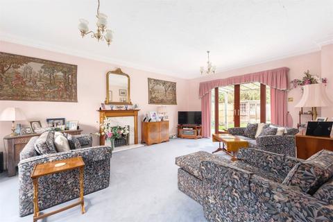 5 bedroom detached house for sale, Pound Meadow, Hook RG27