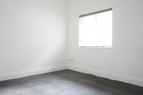 2 bedroom flat to rent, Flat 1, 46 Albany Street, Hull, HU3 1PL