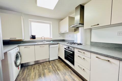 2 bedroom flat to rent, Tidenham Gardens, Croydon, CR0