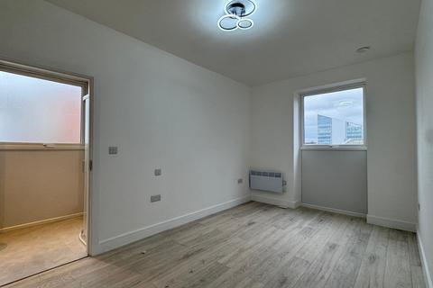 2 bedroom flat to rent, Grays Place, Slough, SL2