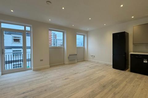 2 bedroom flat to rent, Grays Place, Slough, SL2