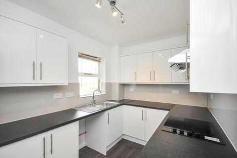 2 bedroom flat to rent, Longbridge Way, London, SE13