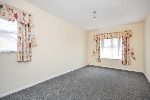 2 bedroom flat to rent, Longbridge Way, London, SE13