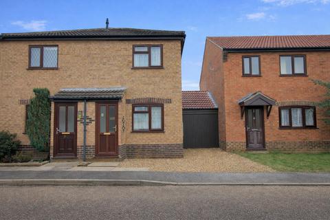 2 bedroom semi-detached house to rent, Malthouse Court, Dereham