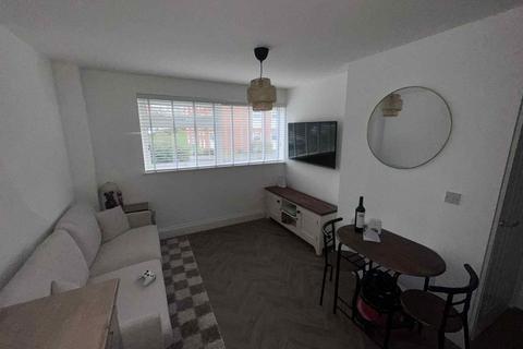 1 bedroom flat to rent, Clopton Road, Stratford-upon-Avon CV37