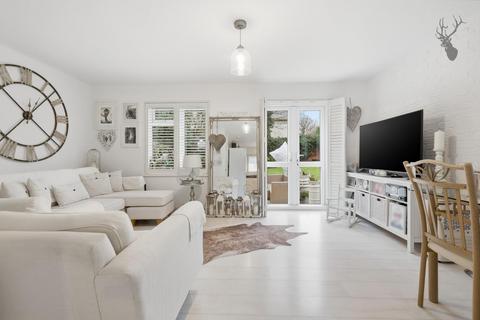 2 bedroom flat for sale, Ongar Road, Abridge, Romford