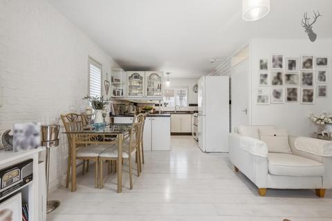 2 bedroom flat for sale, Ongar Road, Abridge, Romford
