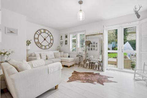 2 bedroom flat for sale, Ongar Road, Abridge, Romford