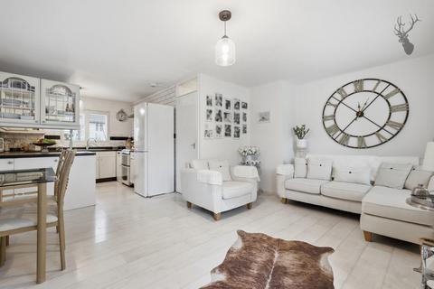 2 bedroom flat for sale, Ongar Road, Abridge, Romford