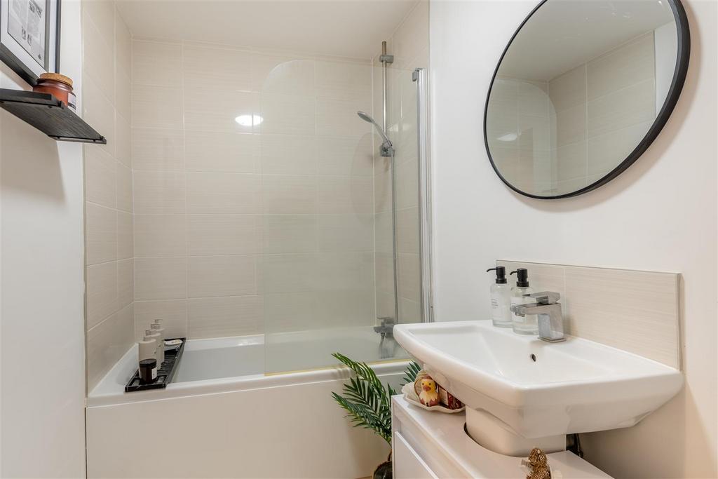 8674495-interior07.jpg