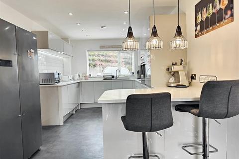 4 bedroom detached house for sale, Swanley Close, Eastbourne BN23