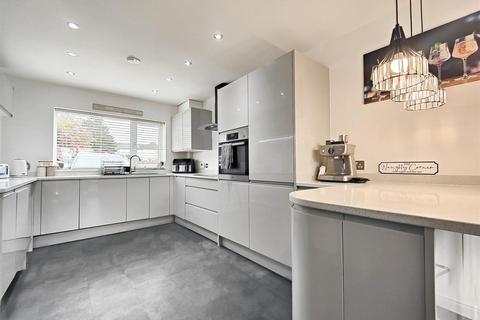 4 bedroom detached house for sale, Swanley Close, Eastbourne BN23