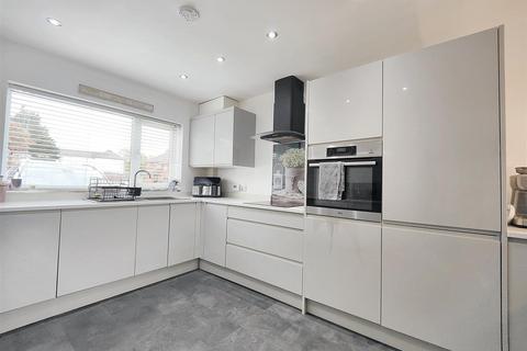 4 bedroom detached house for sale, Swanley Close, Eastbourne BN23