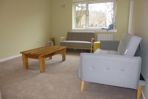 2 bedroom flat to rent, Queen Margaret Court, Glasgow G20