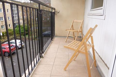 2 bedroom flat to rent, Queen Margaret Court, Glasgow G20