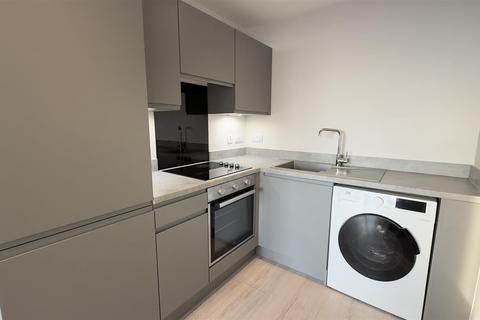 1 bedroom apartment to rent, 84 Oldfield road, Salford