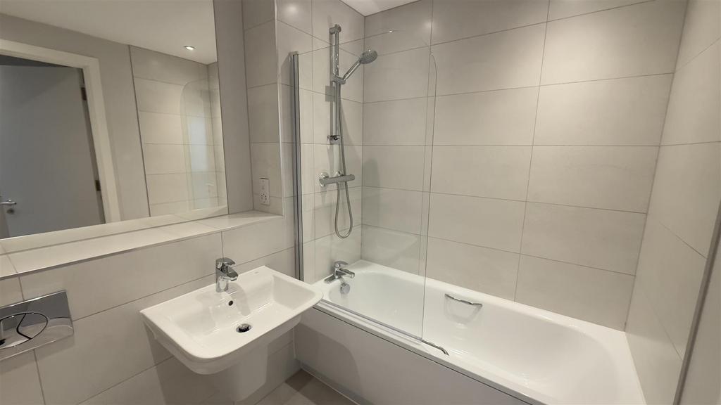 Bathroom 01.png