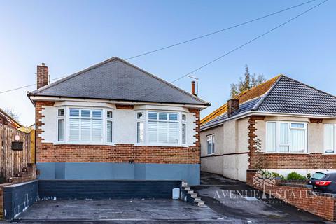 3 bedroom bungalow for sale, Wakefield Avenue, Bournemouth BH10