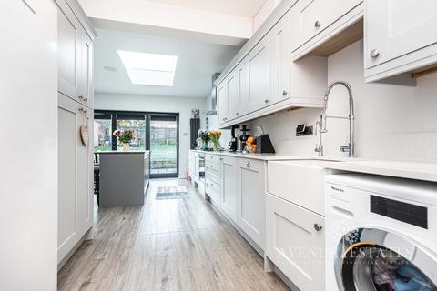 3 bedroom bungalow for sale, Wakefield Avenue, Bournemouth BH10