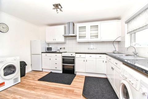 2 bedroom terraced house to rent, Argyll Place, Kilsyth, G65