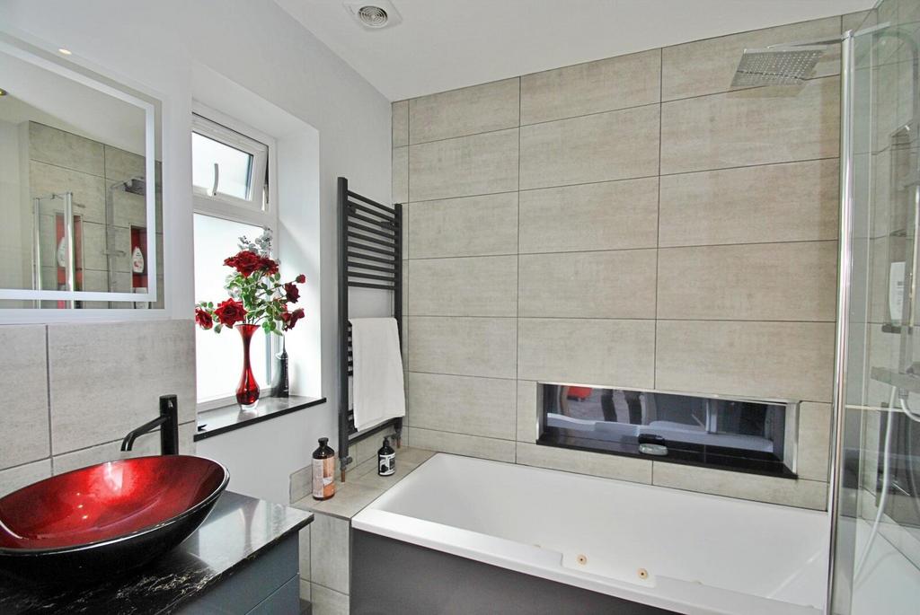 Ensuite