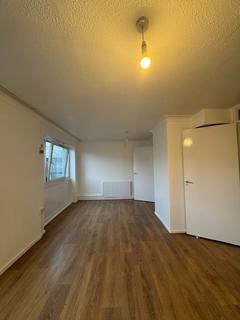 3 bedroom flat to rent, Osward Place, London