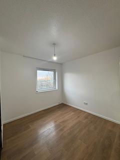 3 bedroom flat to rent, Osward Place, London