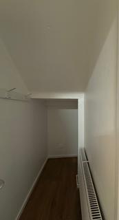 3 bedroom flat to rent, Osward Place, London