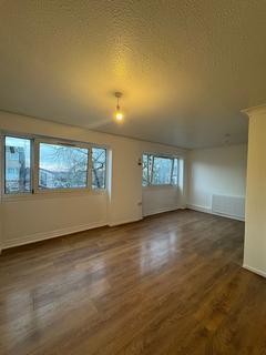 3 bedroom flat to rent, Osward Place, London