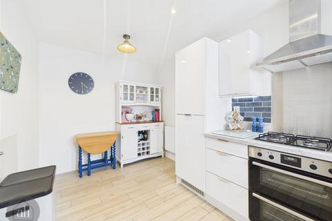 3 bedroom semi-detached house for sale, Levant Close, Elmswell