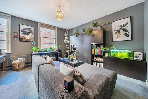 1 bedroom flat for sale, Battersea Square, London, SW11